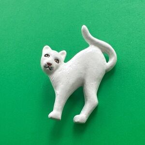 White Cat brooch